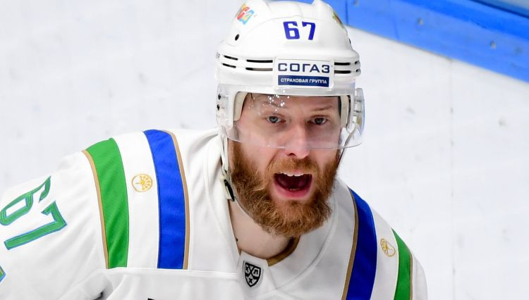 Ūmarks noliedz ziņas, ka neatgriezīsies Krievijā arī tad, ja KHL sezona turpināsies