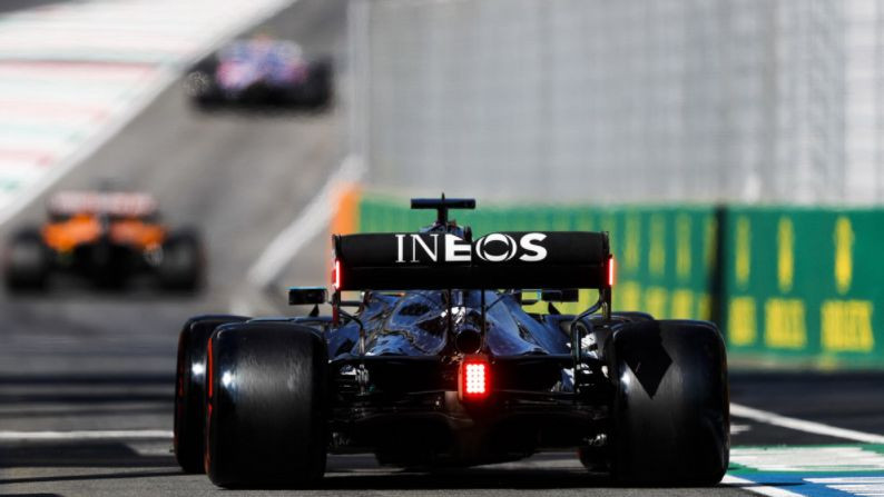 "Mercedes" F1 komanda par 750 miljoniem eiro tikšot pārdota "Ineos"