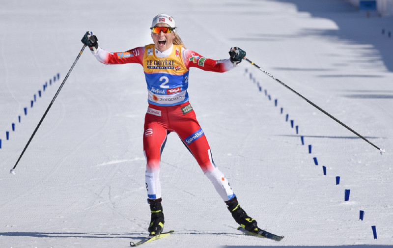 Juhauga atgriežas ar pārliecinošu uzvaru skiatlonā, norvēģietēm viss pjedestāls