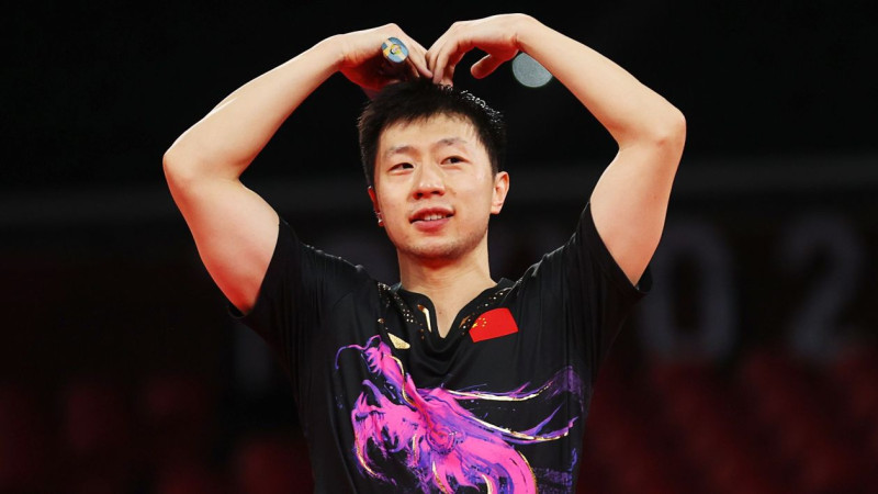 Leģendārais Ķīnas galda tenisists Mā nosargā olimpiskā čempiona titulu
