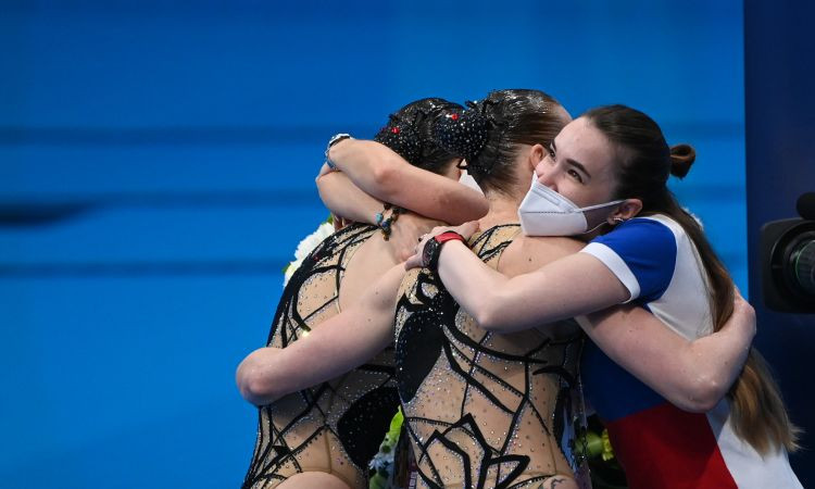 Mākslas peldēšanā komandu ieskaitē krievu peldētājas paliek nepārspētas