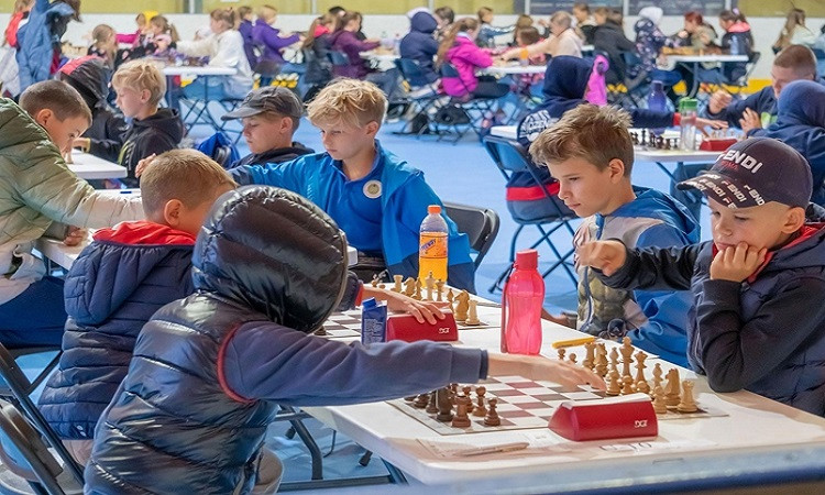 Latvijas zēnu un meiteņu šahā seši jauni čempioni