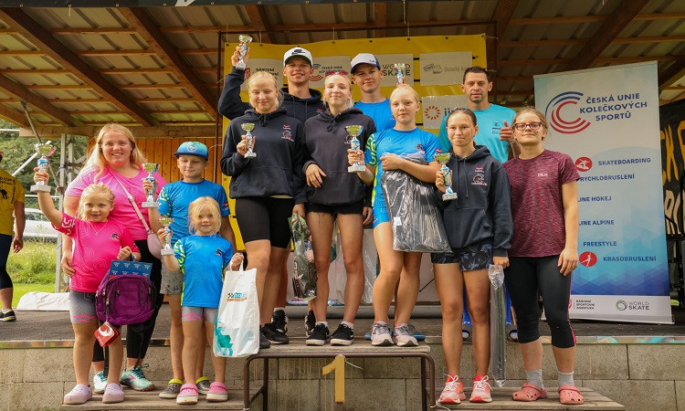 Siguldas sporta skolas jaunieši izcīnījuši uzvaras un godalgotas vietas skrituļslalomā Čehijā
