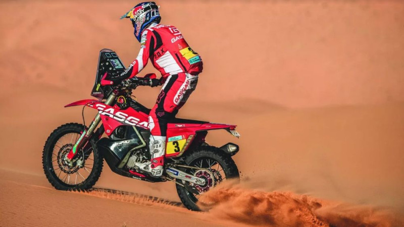 Sanderlends ar "GasGas" motociklu uzvar Dakaras rallijā