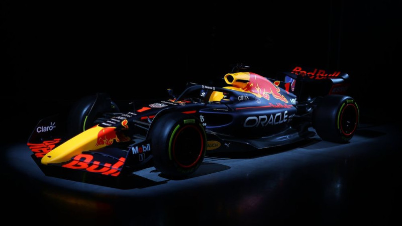 "Red Bull" prezentē jauno F1 mašīnu un galveno sponsoru