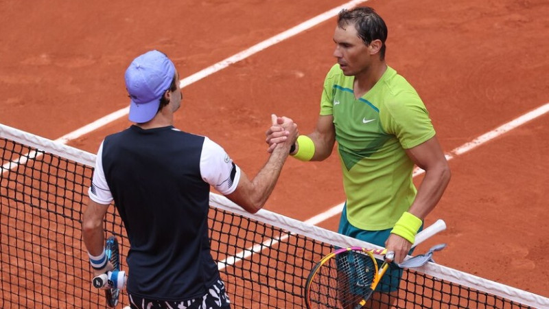 Nadals svin 106. uzvaru ''French Open'', Džokovičs pārliecinoši apspēlē Nišioku
