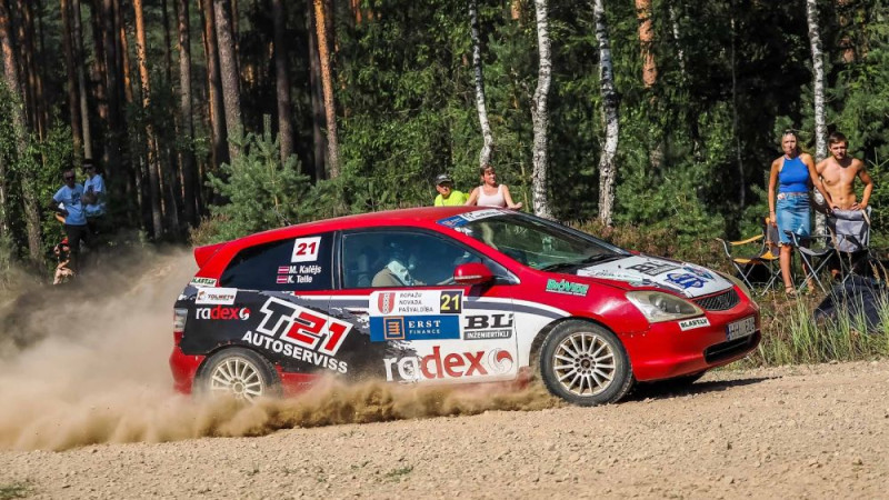 Turpinās cīņas par tituliem minirallijā un rallijsprintā