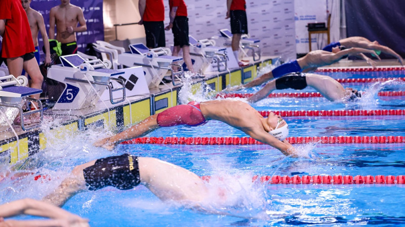 Vairāk nekā 500 jauniešu un junioru uzsākuši Latvijas čempionātu peldēšanā