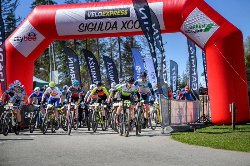 Ar aizraujošo ''VeloExpress Sigulda XCO'' krosu startējusi Latvijas kausa sezona