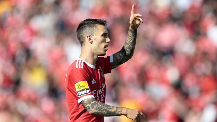 "Benfica" uzbrūkošais aizsargs Grimaldo karjeru turpinās Lēverkūzenē