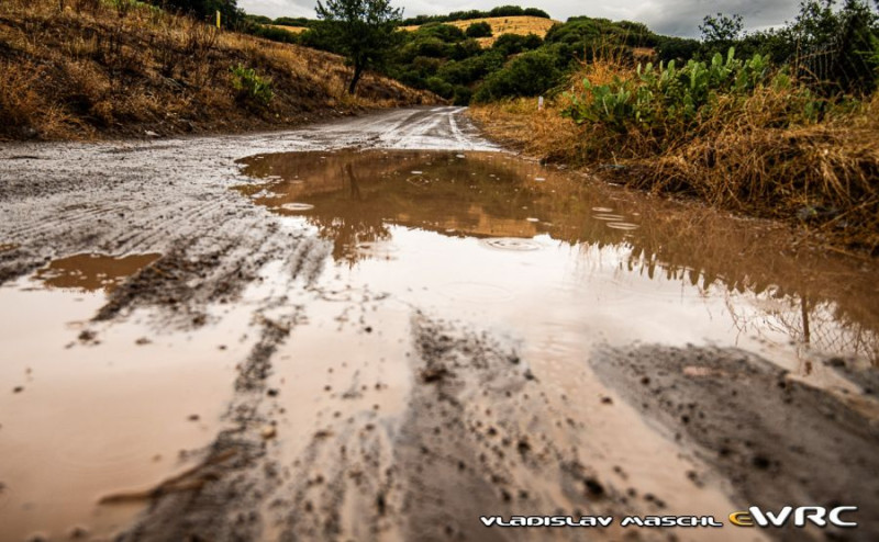 Neskatoties uz ilgstošo lietu un plūdiem, Grieķijas WRC ralliju neplāno atcelt