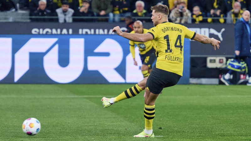 Fillkrūgs iesit hat-trick Dortmundes ''Borussia'' uzvarā