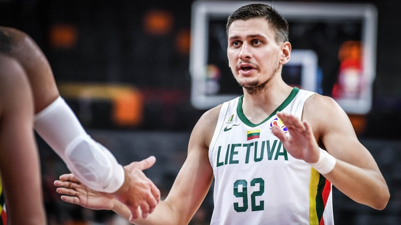 Lietuvas izlasē ''EuroBasket'' kvalifikācijai iekļauti seši Eirolīgas basketbolisti