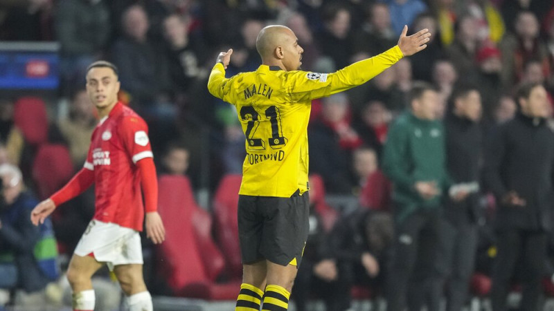 Mālens iesit bijušajam klubam, PSV realizē pendeli un gūst neizšķirtu pret ''Borussia''