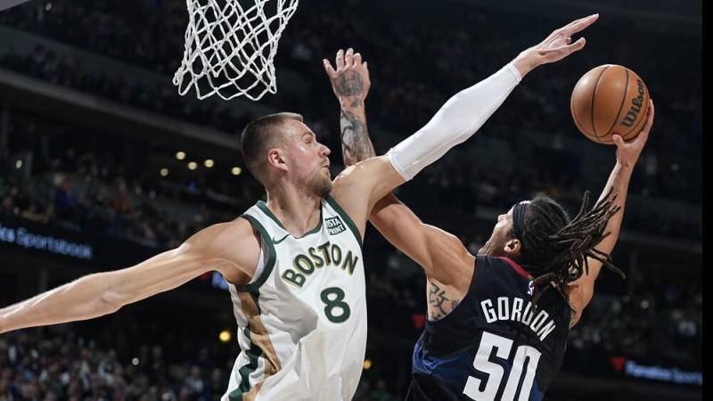 Porziņģa double-double neglābj ''Celtics'' no zaudējuma pret NBA čempioni