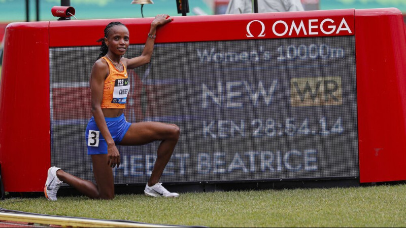 Kenijiete Čebeta ASV sasniedz pasaules rekordu 10'000 metru skriešanā
