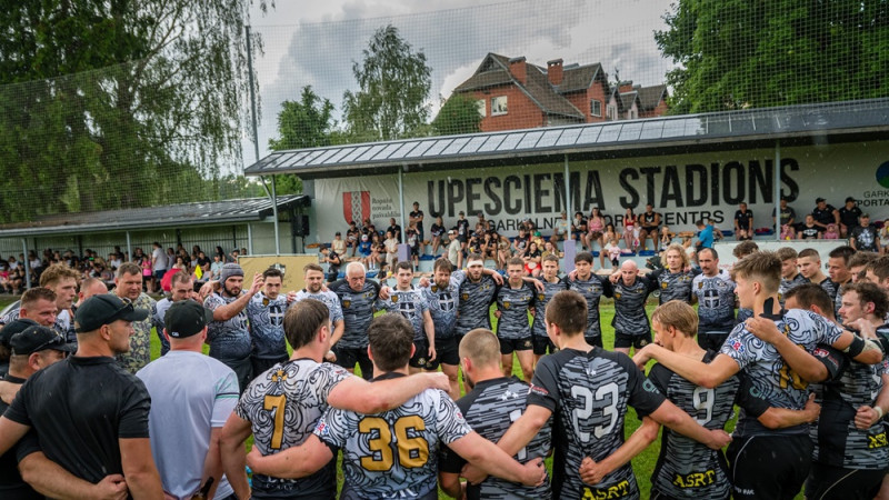 "Livonia" komandu duelī Latvijas čempionātā regbijā uzvar pirmā komanda