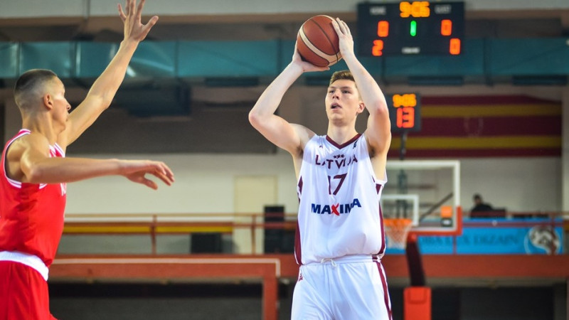 Latvijas U-20 basketbolisti pārbaudes mačā zaudē Ukrainai