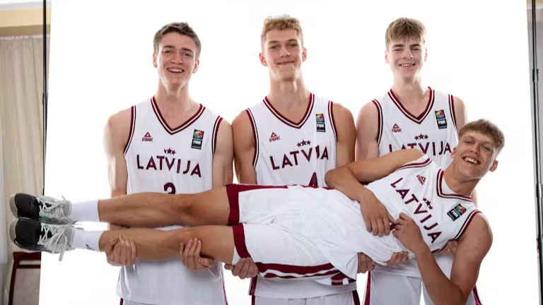 Latvijas 3x3 puišu komandai Pasaules kausā divas uzvaras un 1/4 fināls rokā