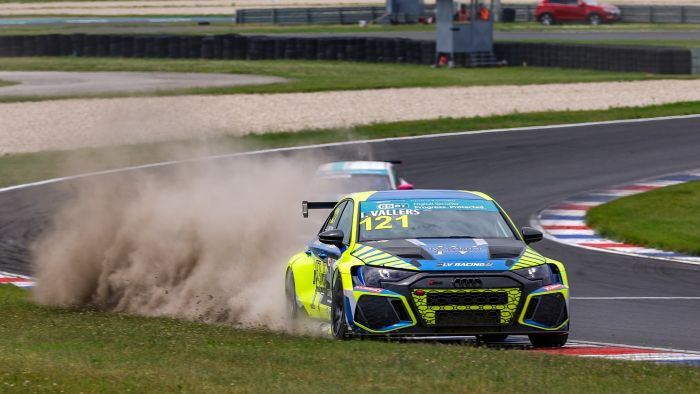 Vallers uz pjedesāla "TCR Eastern Europe Trophy" finālposmā Austrijā