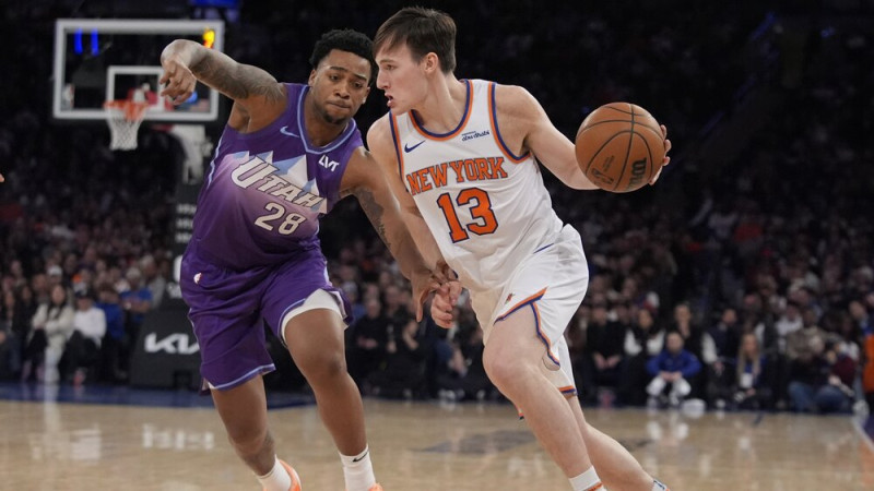 Vienā dienā spēlē divās līgās: ''Knicks'' aizsargs pievienojas elitāram klubam