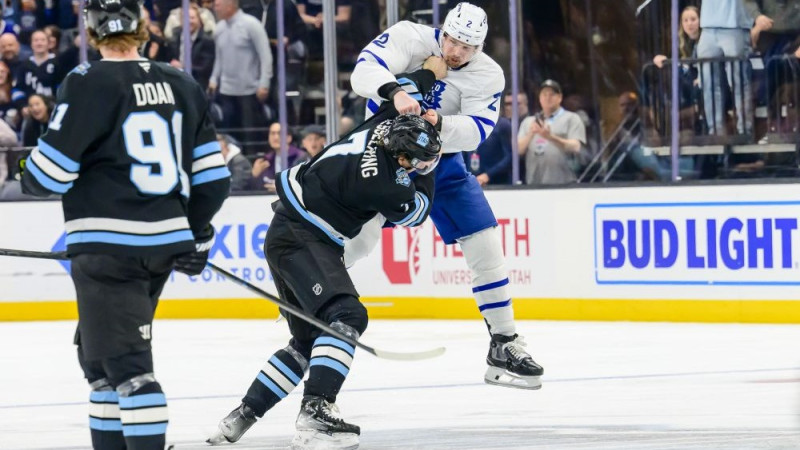 "Maple Leafs" aizsargs kautiņā izmanto neparastu sitienu