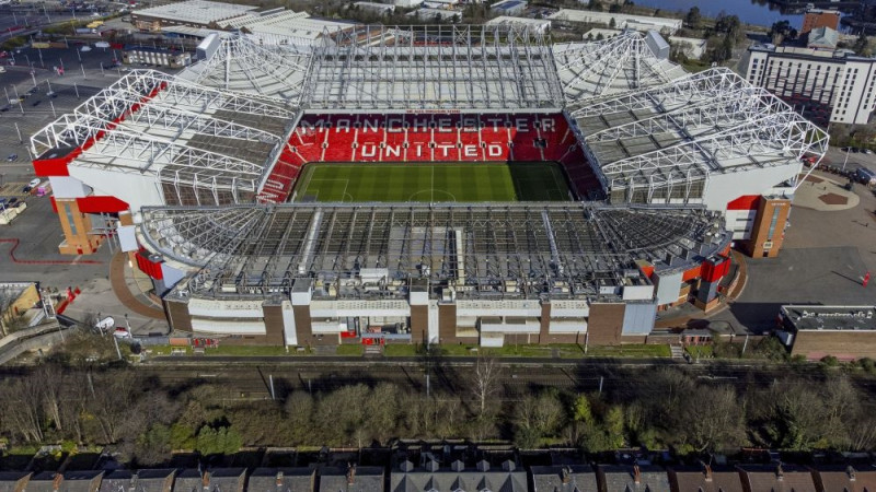 Mančestras "United" leģendāro "Old Trafford" plāno aizstāt ar 100 000 sēdvietu stadionu