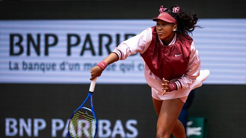Osaka pārsteidz, Švjonteka un Ribakina iesoļo "French Open" otrajā kārtā