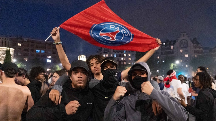 Francijā pēc PSG triumfa Čempionu līgā izvēršas nekārtības ar upuriem