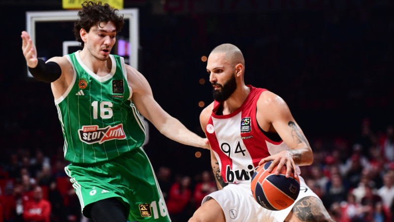“Olympiacos” pagarina līgumu ar komandas līderi