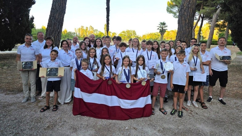 Latvijas jauniešu izlase uzvar komandu ieskaitē Eiropas čempionātā dambretē