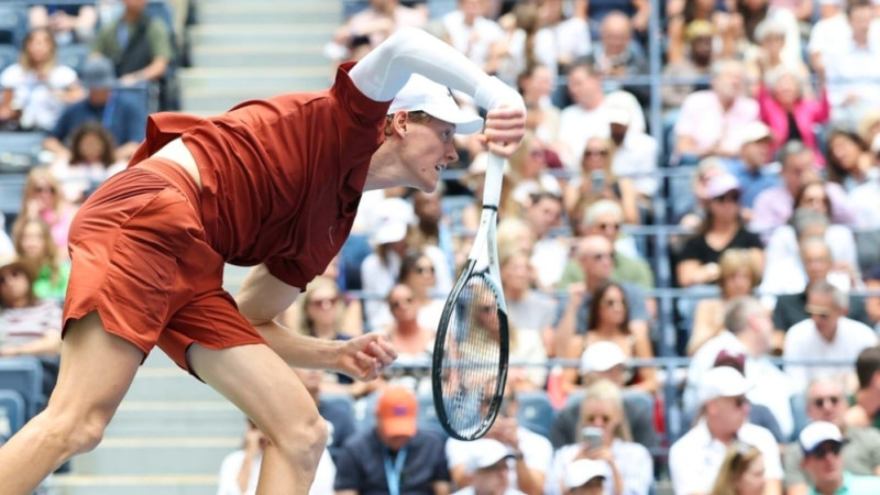 Sinners ar grūtībām pārvar "US Open" trešo kārtu, Zverevs paklūp