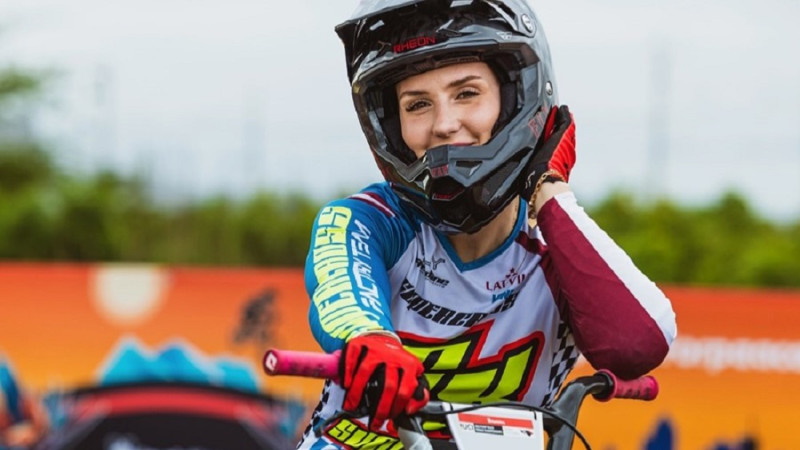 Vekša un Pētersone ar startu Pump Track disciplīnā ievadīs vērienīgo UCI MTB PČ