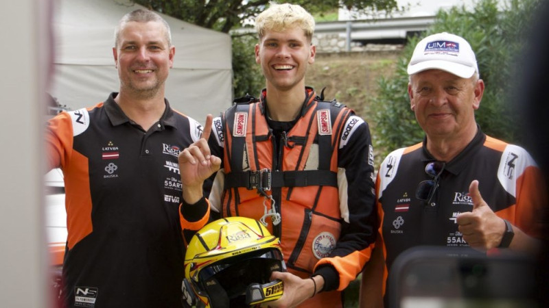 Slakteris triumfē UIM F4 čempionātā