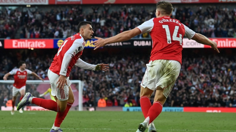 Martinelli pārceļ bumbu pāri Donnarummam un kompensācijā izglābj ''Arsenal''