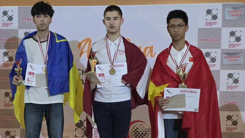 Latvijas jauniešiem četri zelti pasaules čempionātā 100 lauciņu dambretē rapidā