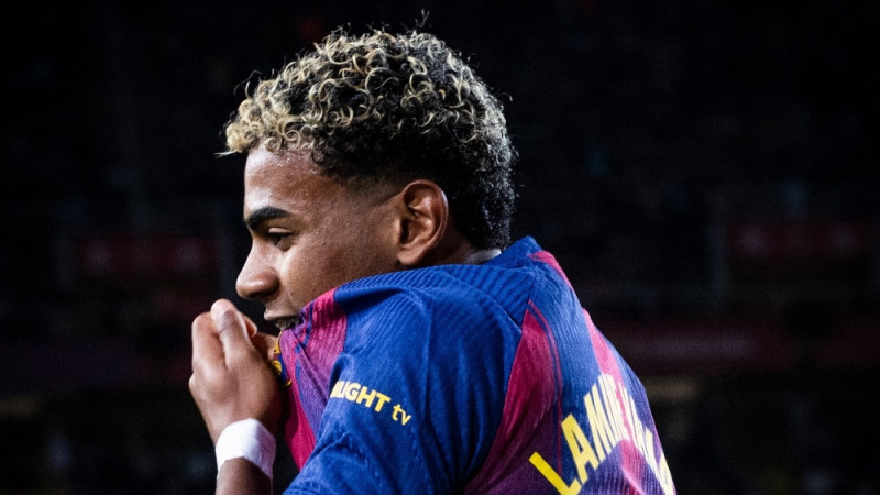 Lamins nevēlas sevi salīdzināt ar Mesi un izsvilpšanu uztver kā komplimentu