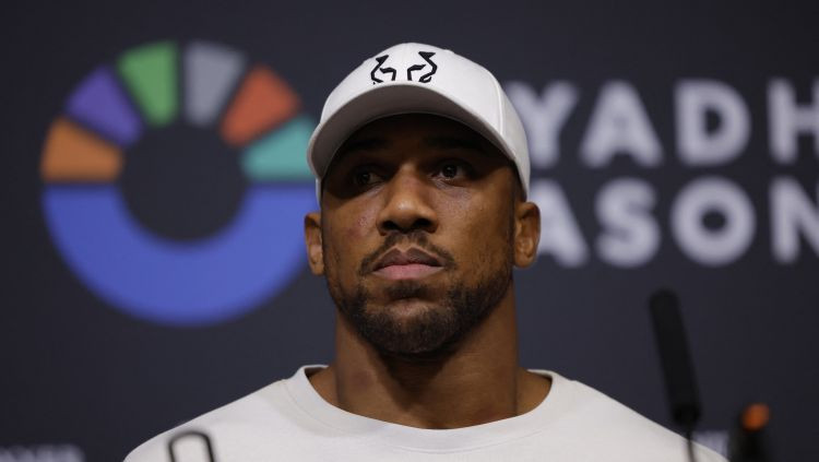 Bijušais čempions Džošua veic pārrunas par atgriešanās cīņu pret Džeiku Polu