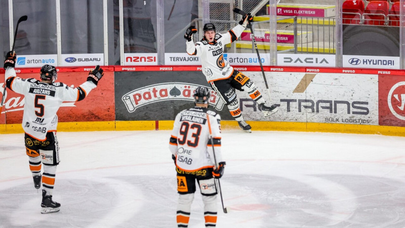 Aizsargiem pa punktam: Andžāns piespēlē Somijā, Cibuļskis – Dānijā