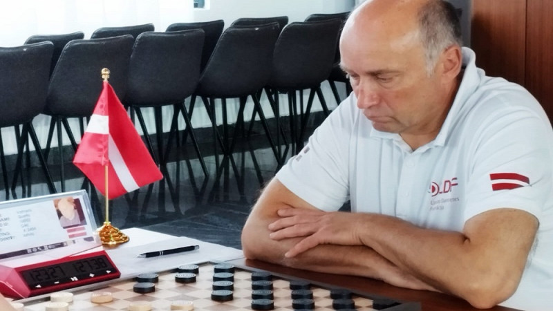 Gada dambretista titulus ieguvuši titulētie Valneris un Golubeva