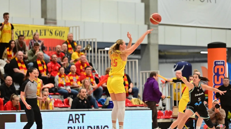 Digna Strautmane izkapā uzvaru pār "Estudiantes", Vītola nomizo "Crvena zvezda"