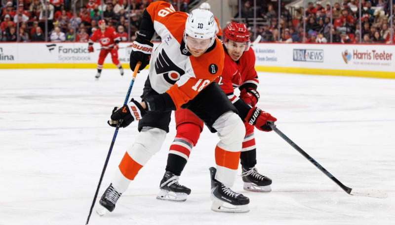 Ābolam Karolīnā divi metieni pa vārtiem un neveiksmes iemetienos