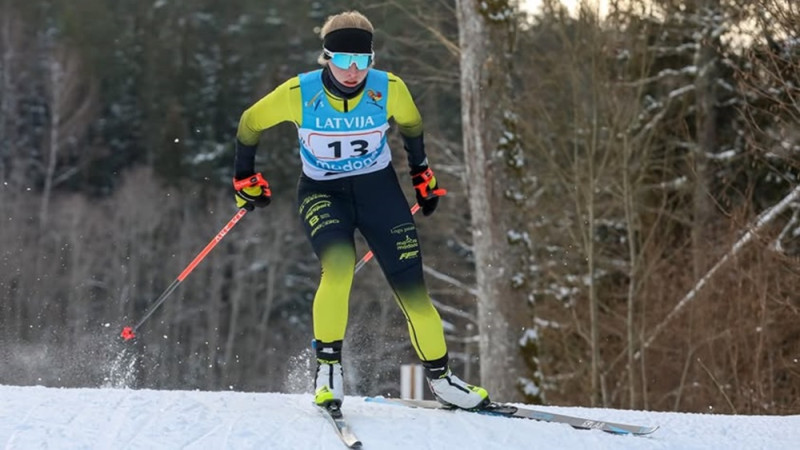 Latvijas čempionāta slēpošanā Priekuļos klasikā līdzīgās cīņās uzvaras Kalniņam un Kaparkalējai