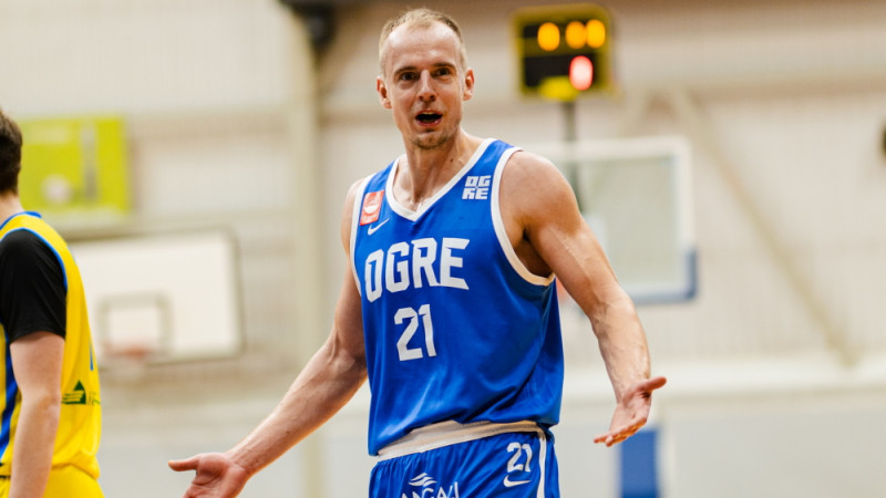 Nervozā galotnē "Ventspils" nenotur vadību un par viena metiena tiesu piekāpjas "Ogrei"