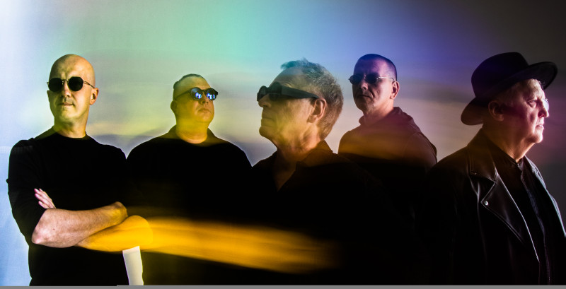 “Lādezers” izsludina koncerttūri “Zemūdenes”