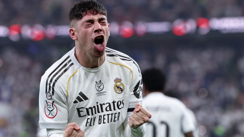 ″Real″ uzvar Madrides derbijā un nodrošina ″El Clasico″ Superkausa finālā