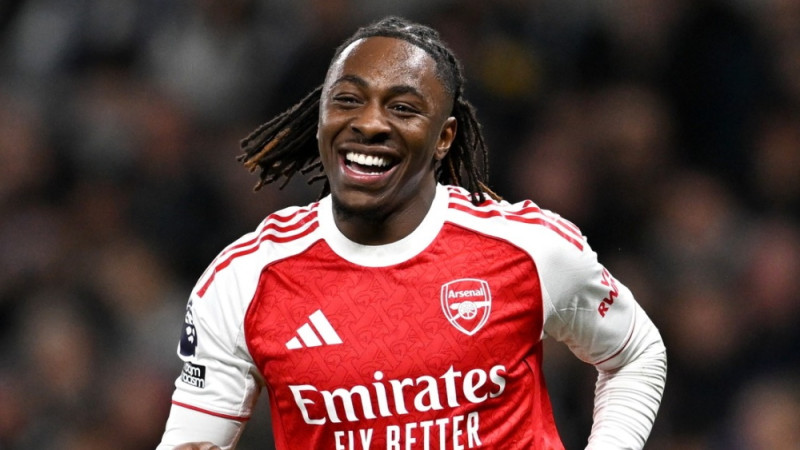 Eze un Ģēkerešs izceļas ar diviem vārtiem, "Arsenal" uzvar pārliecinoši