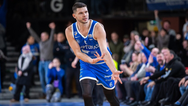 Strautiņa Tortonai klupiens Itālijas kausa finālā; Lomažam 27 punkti, taču koka medaļa