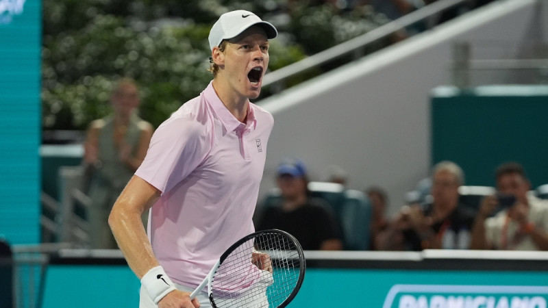 Sinners apspēlē Zverevu  un iesoļo Maiami "Masters" finālā