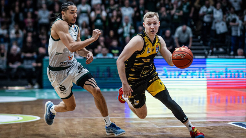 Skujam trāpīgākā spēle Bundeslīgā līdz šim